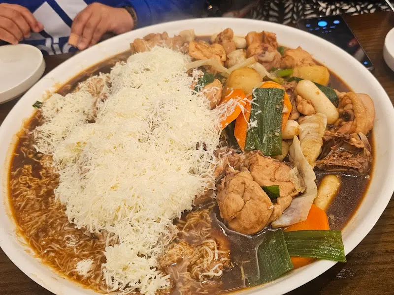 밀레니엄 안동찜닭 전체샷