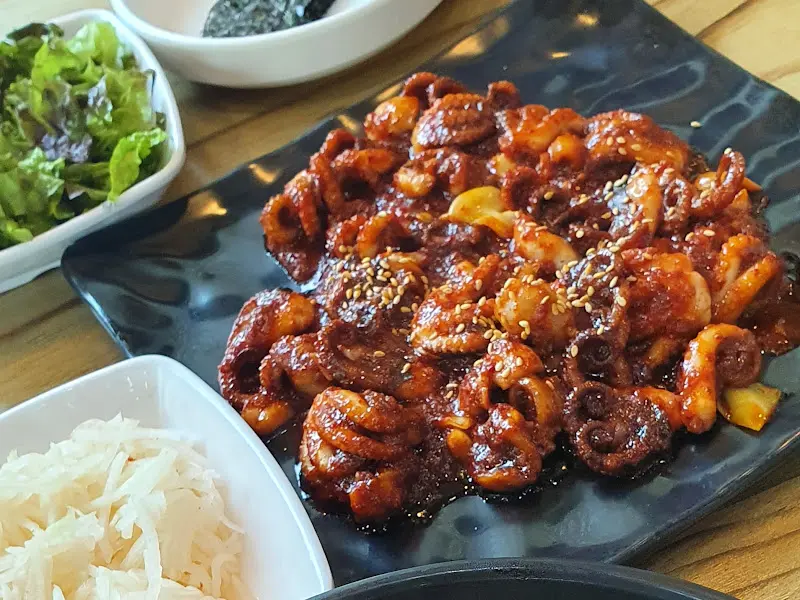 쭈꾸미볶음 한상차림