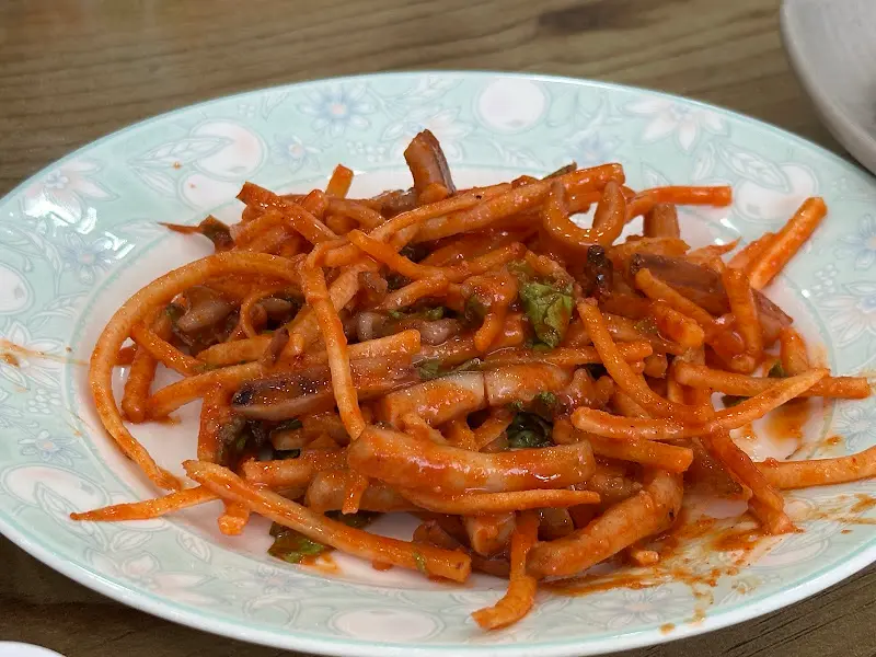 새콤달콤한 오징어 초무침