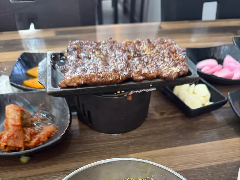 떡갈비 굽는 모습