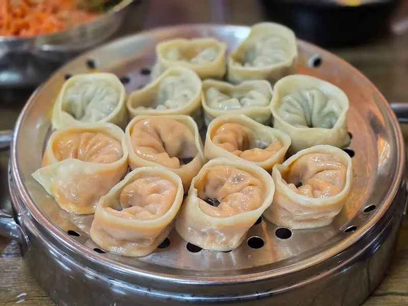 김치만두 반, 고기만두 반