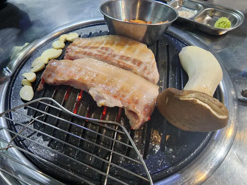 구워지는 돼지고기