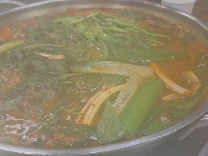 푸짐한 메기 매운탕의 모습