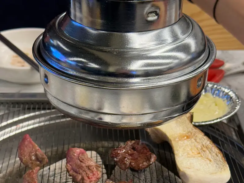 고기가 구워지는 모습