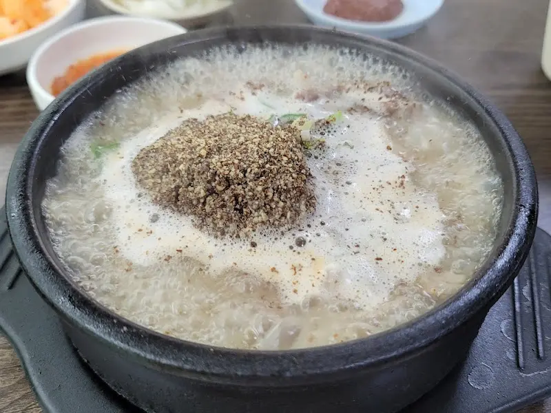 햇빛촌 순대국 한 상 차림