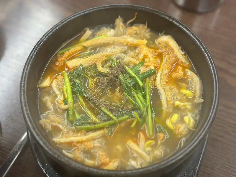 깊고 진한 국물이 일품인 한우내장탕