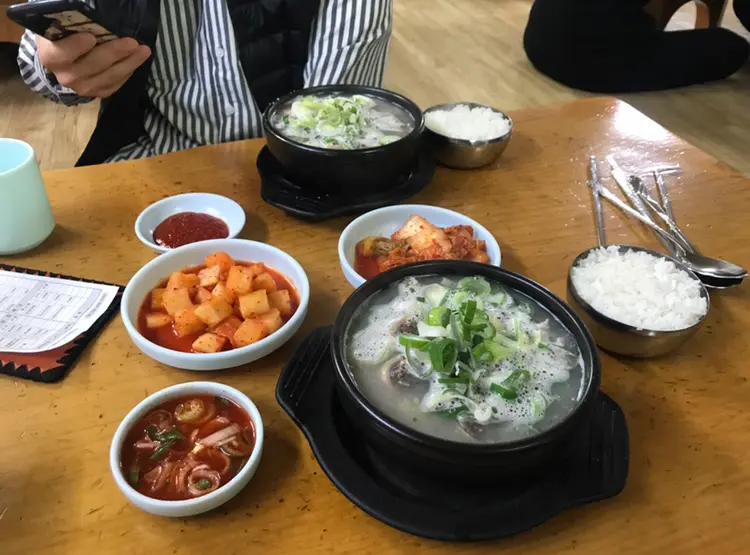 설렁탕 한 상 차림