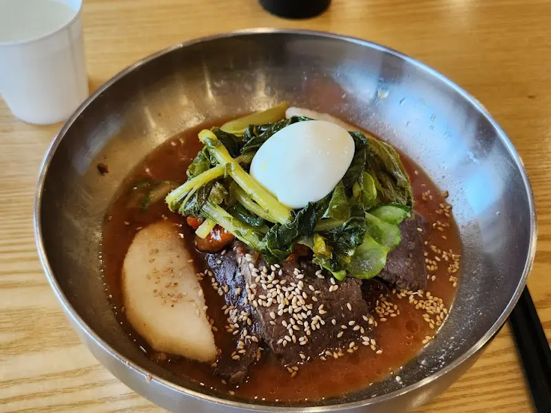 섞이미냉면 근접샷