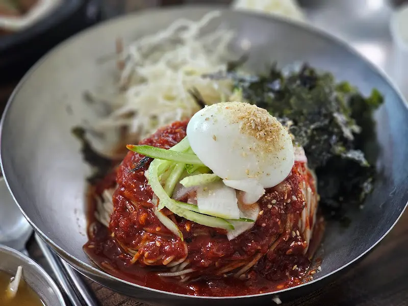 매콤달콤 비빔막국수