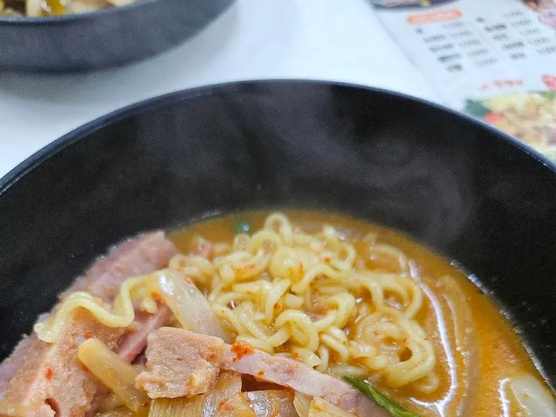 모박사 부대찌개 밑반찬