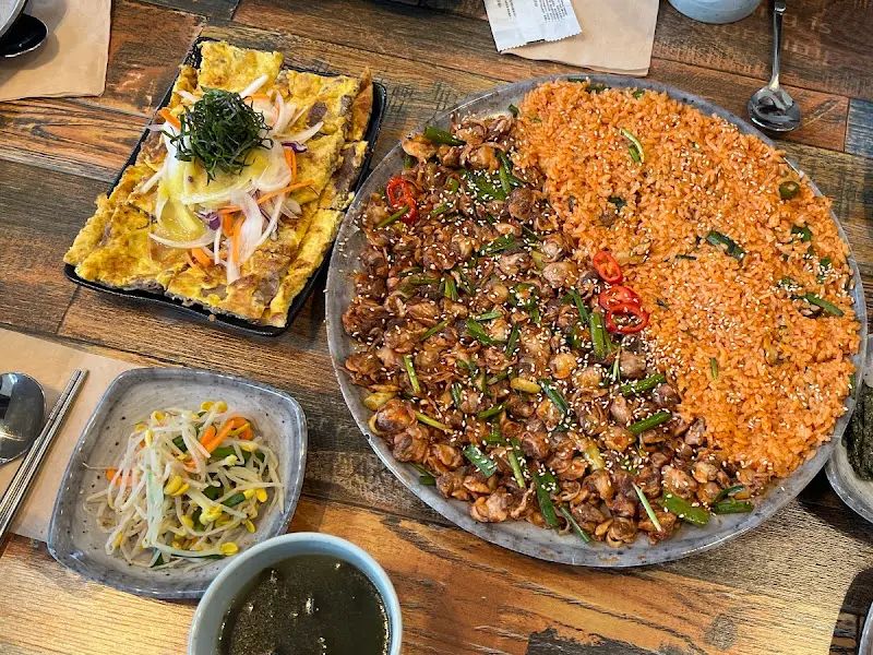 육전과 꼬막비빔밥