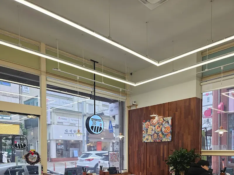 면식당 내부 인테리어