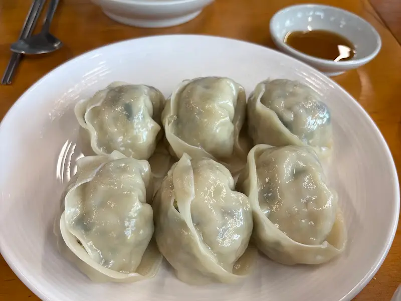 윤기가 흐르는 김치왕만두