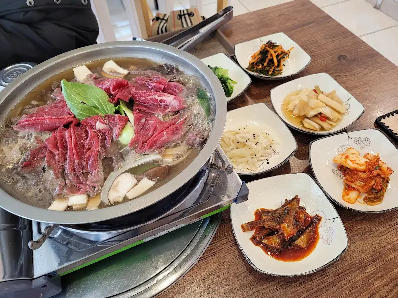 정갈하게 차려진 밑반찬