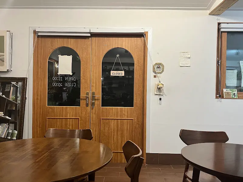 카페 내부 전경