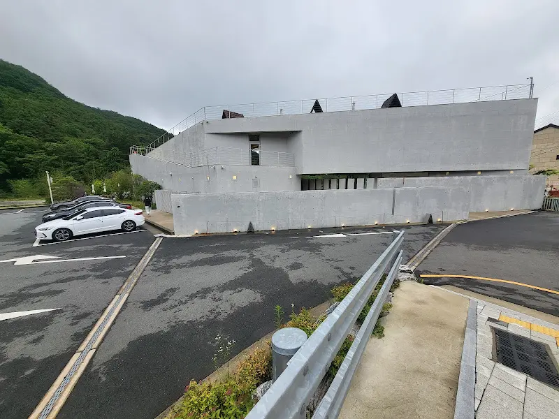 헤이든신씨어 외관