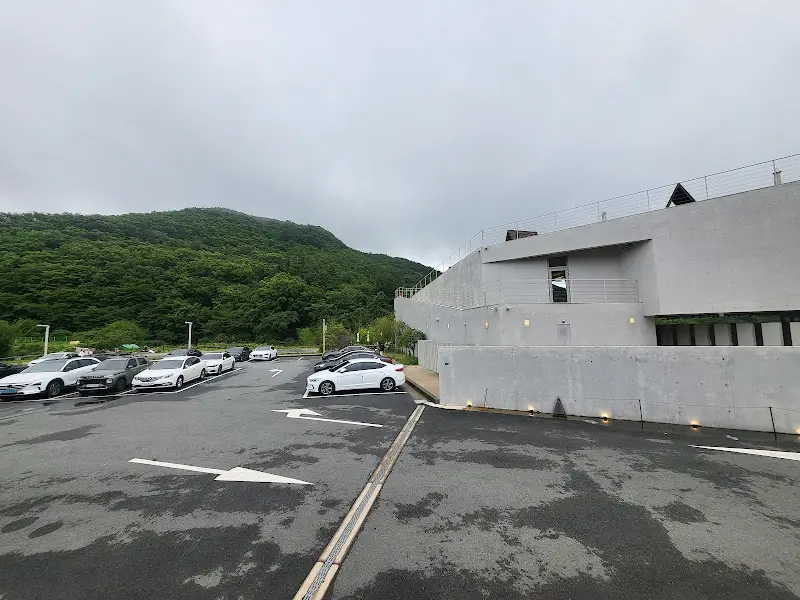 헤이든신씨어 주차장