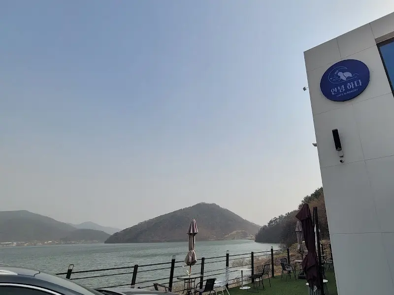 카페 외부 풍경