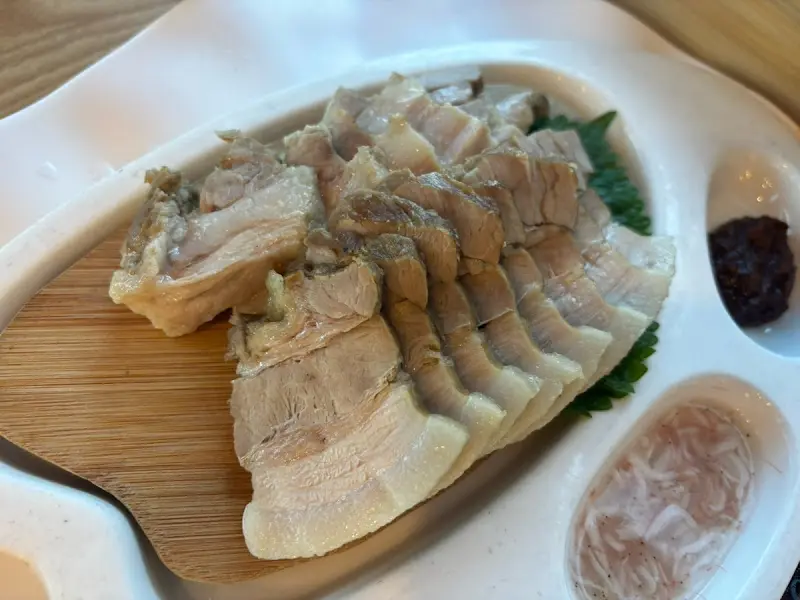 윤기가 흐르는 보쌈