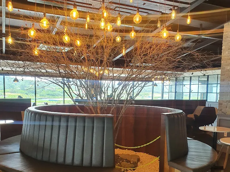 카페 내부 좌석