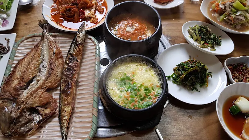 다양한 домашний стиль 반찬들과 계란찜