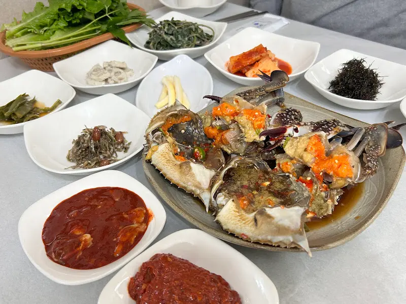 윤기가 자르르 흐르는 간장게장