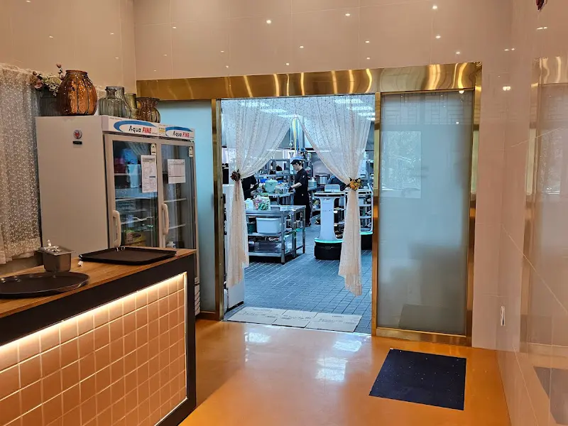 스완 레스토랑 주방 입구