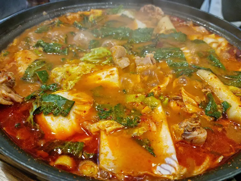 보글보글 끓는 곱도리탕