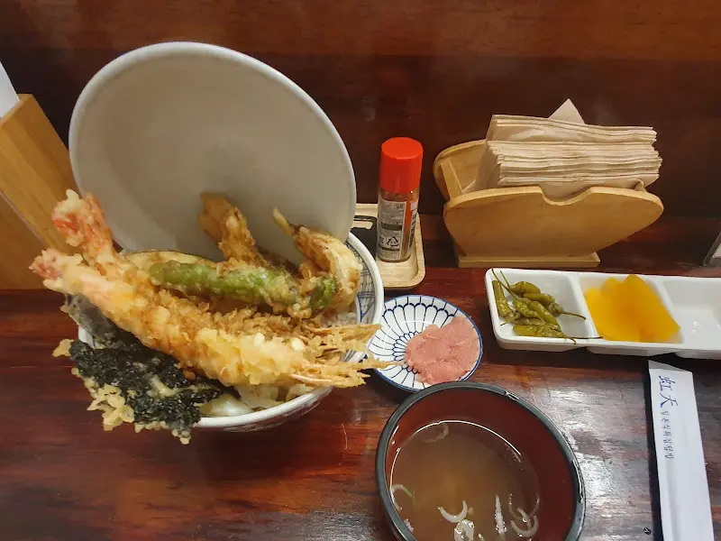 푸짐한 텐동 한 상차림