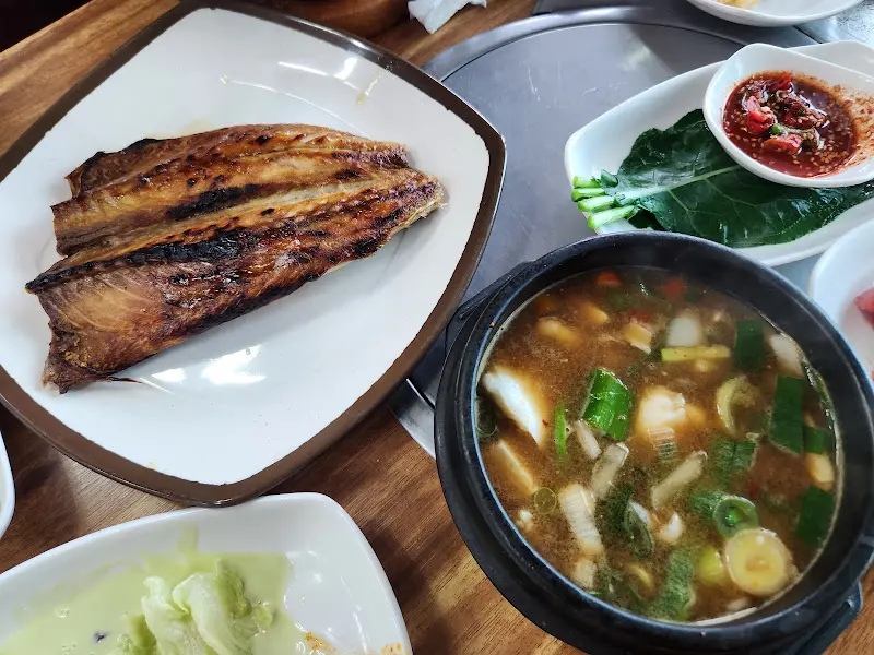 고등어 구이와 된장찌개