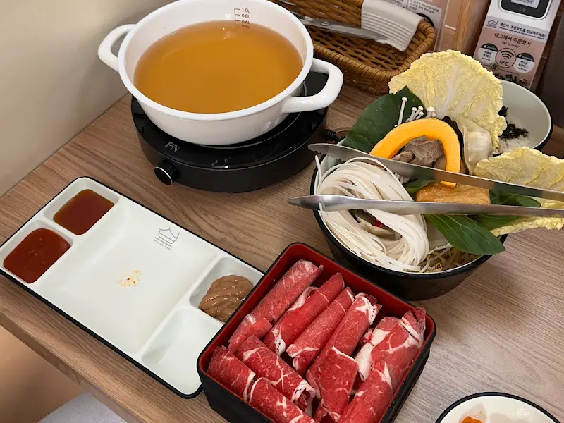 푸짐한 샤브샤브 한 상