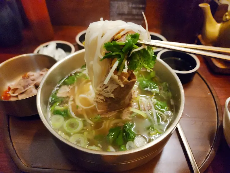 면을 들어올린 모습