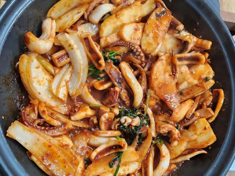 맛있게 익어가는 오삼불고기