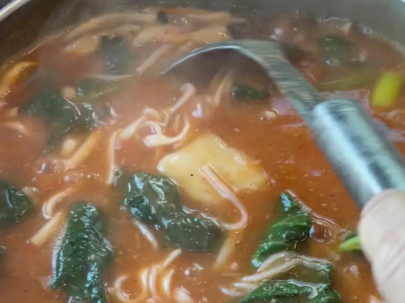 어죽에 밥을 넣어 끓인 죽