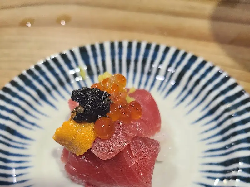 우니, 관자, 참치 초밥