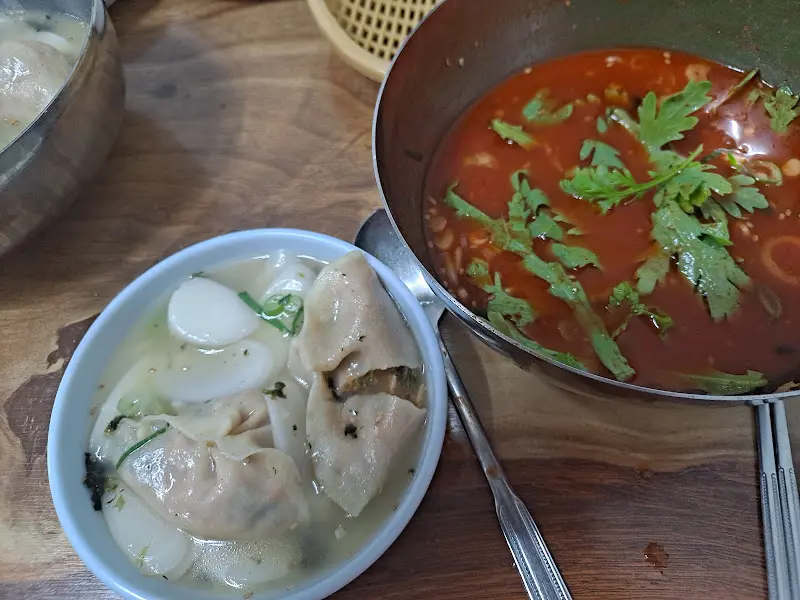 떡만두국과 칼국수