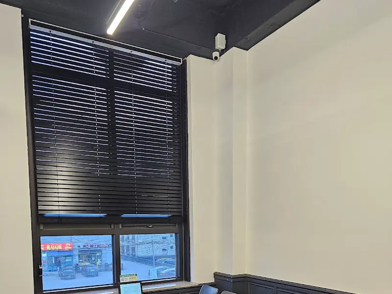 깔끔한 매장 내부