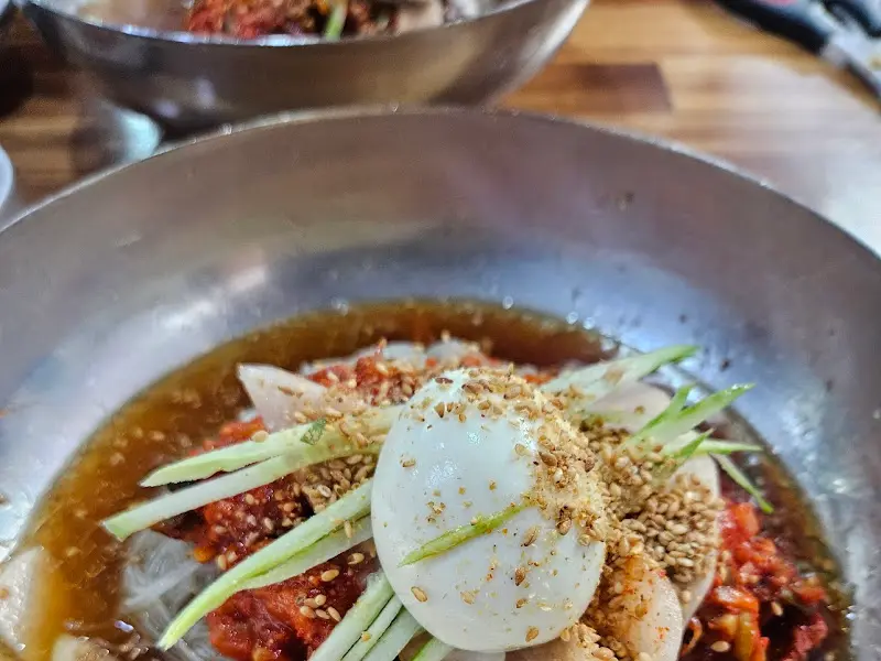 회냉면과 물냉면