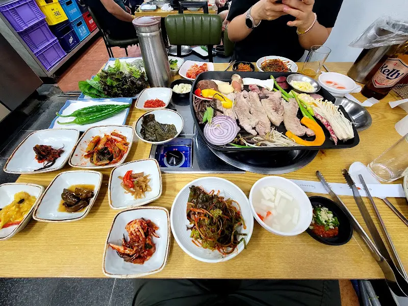 가득 채워진 테이블