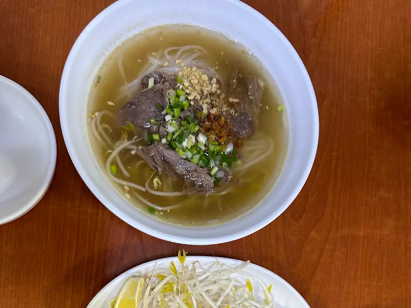 따뜻한 쌀국수 한 그릇