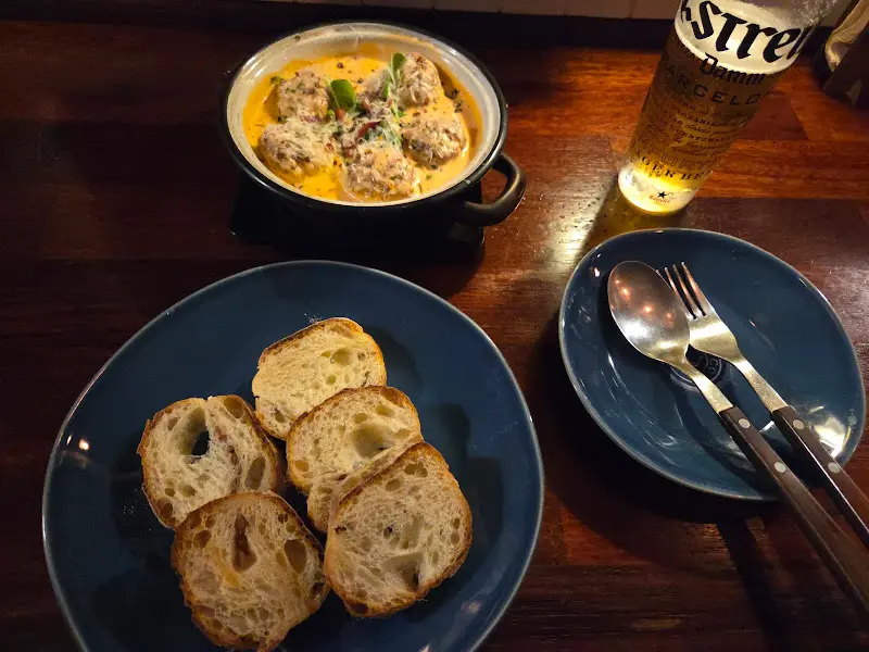 알본디가스와 에스트라담 생맥주