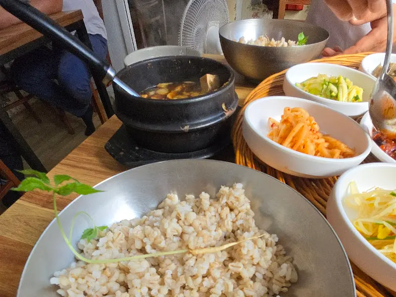 구수한 냄새가 일품인 청국장 뚝배기