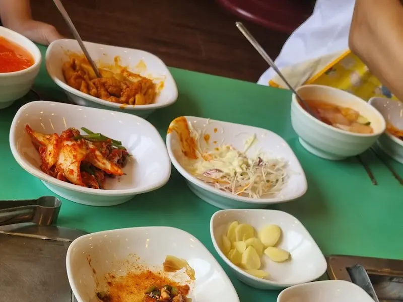 다양한 곁들임 찬