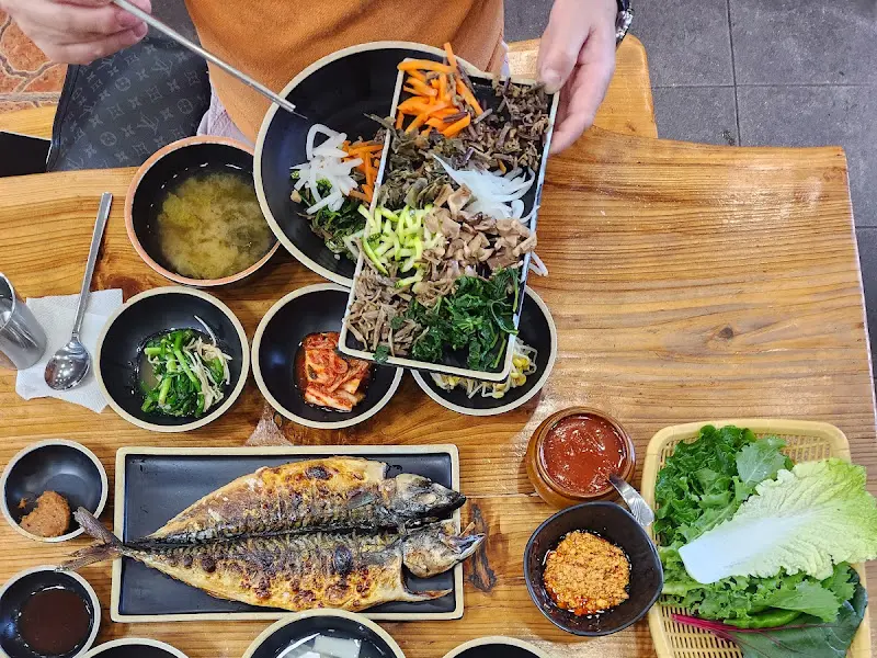 푸짐한 B세트 메뉴