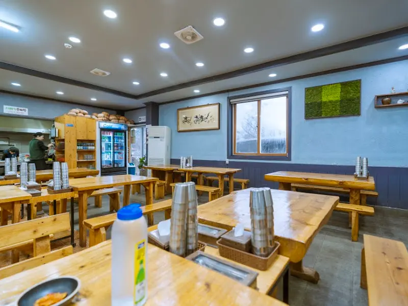 참솔 식당 내부