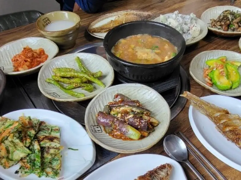 푸짐한 곤드레밥 정식