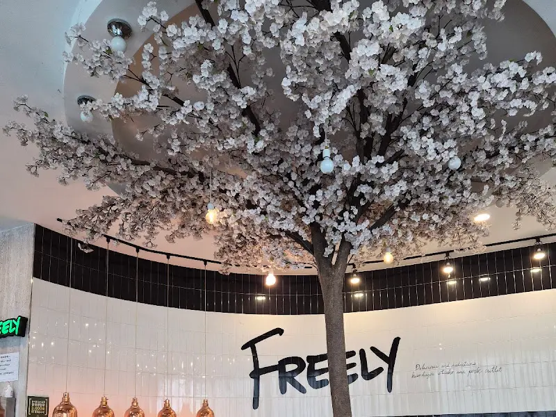 매장 내부 인테리어