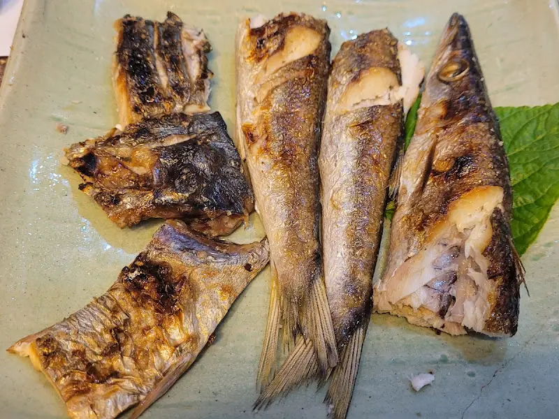 윤기가 흐르는 생선구이