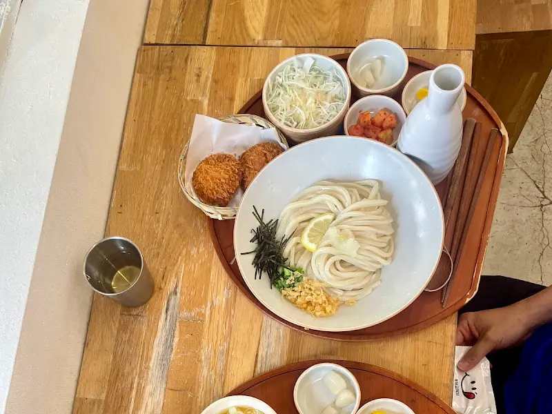 우동과 곁들임 메뉴