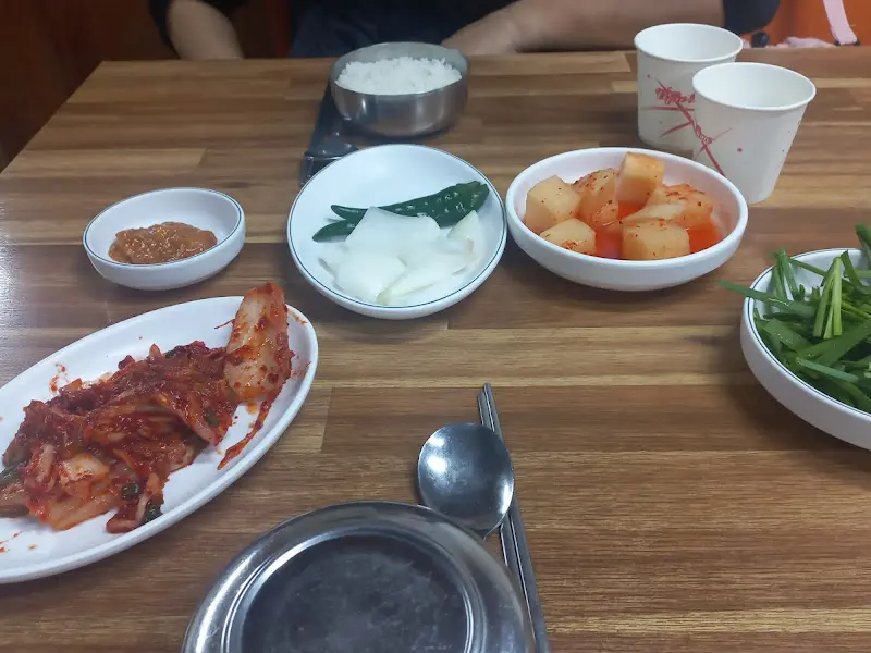 순대국과 함께 나오는 반찬들